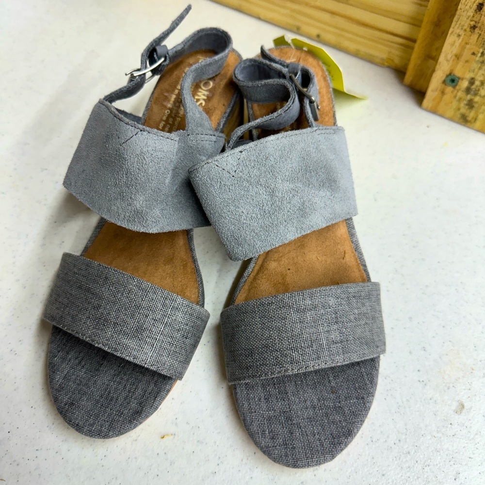 NEW Toms Women’s Poppy Heeled Sandals, Shade Suede/Linen, Size 9M